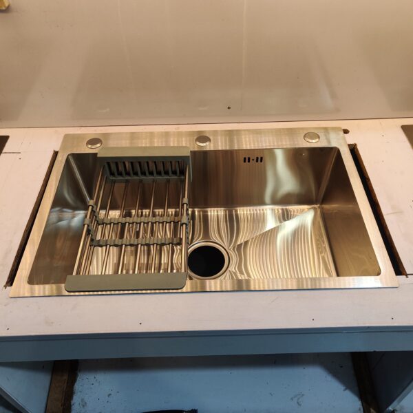 Kitchen Sink ,68x45 cm Kitchen Sink 68x45 cm 304 Stainless steel Kitchen Sink Silver Color Sink Stainless steel Sink, 27x18 Inches Sink, Scratch less Sink, Sound proof Sink, Single Bowl Sink, Single Bowl 304 stainless steel Sink with all accessories. - Image 3